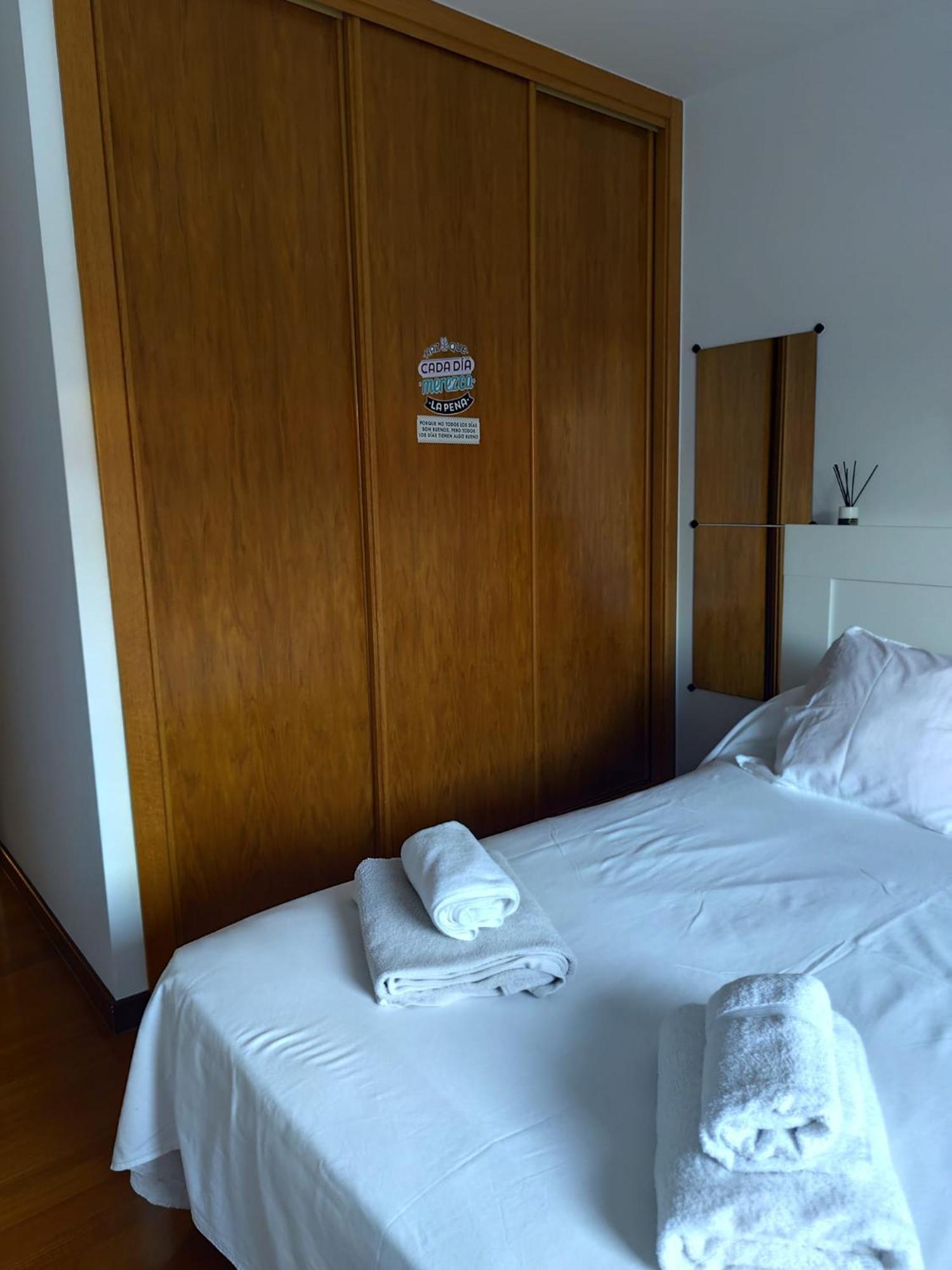 Duplex En Naron. 4 Hab. 3 Banos Apartment